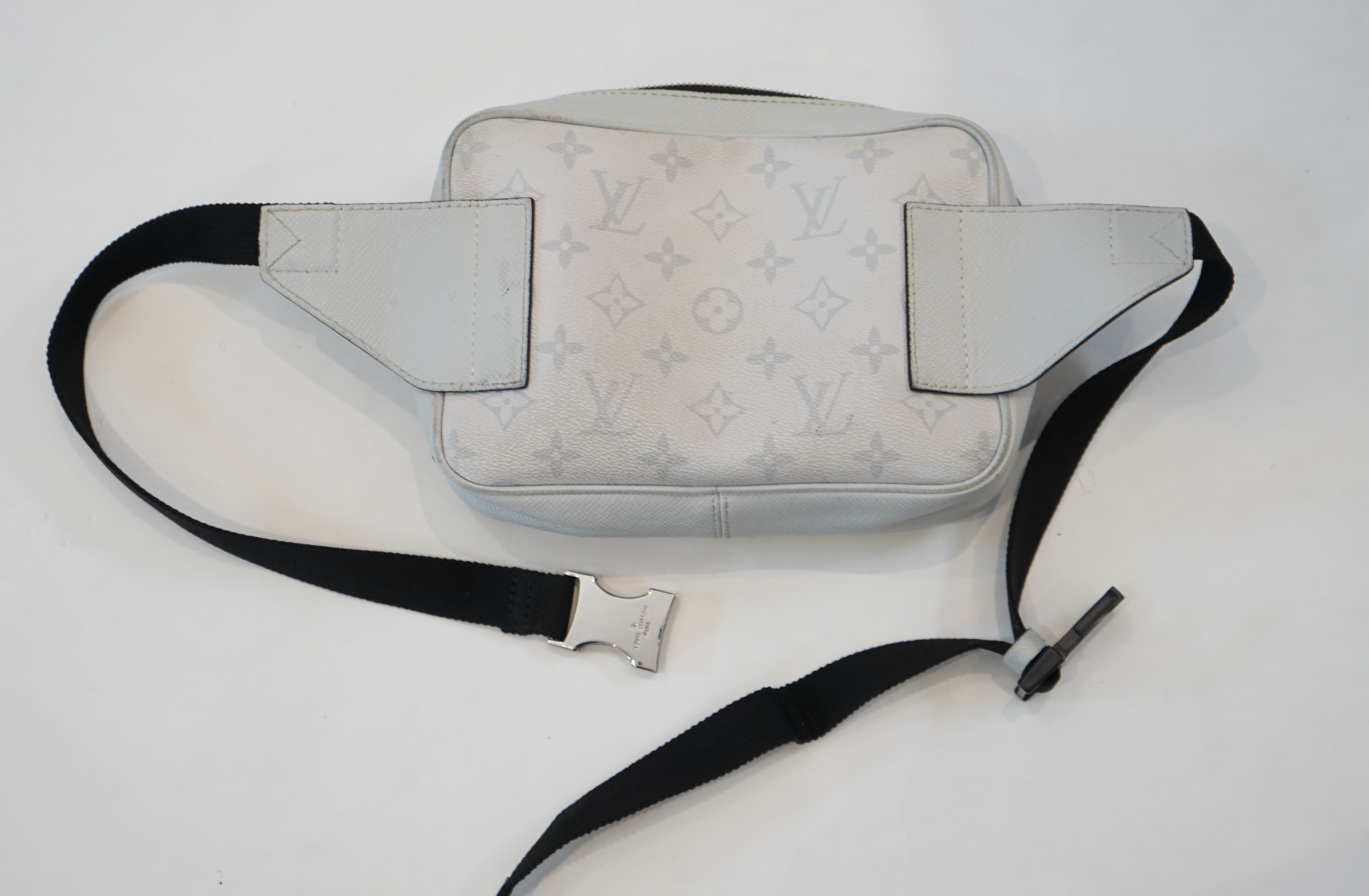 A Louis Vuitton bum bag monogram Taigarama Antarctica crossbody shoulder bag, width 21cm, depth 5cm, height 17cm